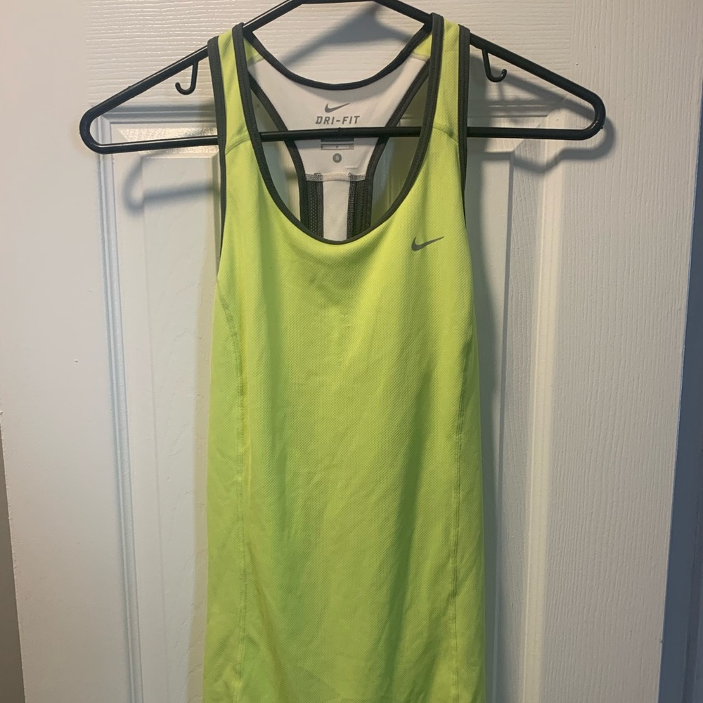 Nike top / only worn a few times! 💚💚💚💚